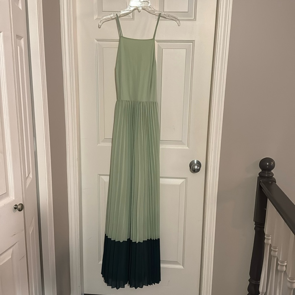 Beautiful floor length green with dark green on bottom